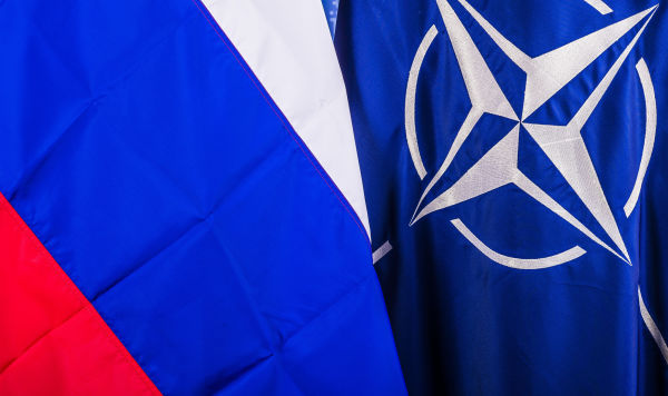 Флаги НАТО и России Флаги НАТО и России