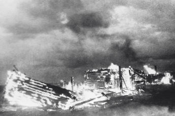 Горящая деревня, Белорусская ССР, 1942 год