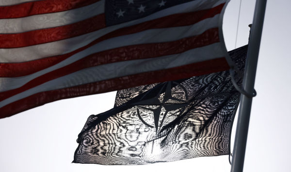 Флаги США и НАТО