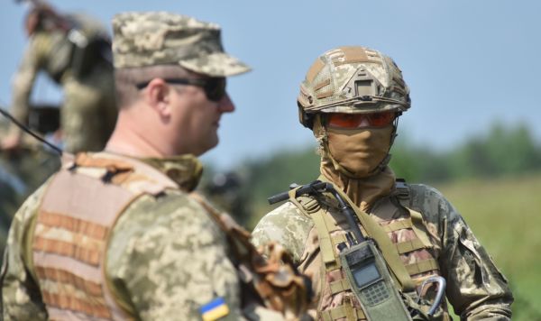 Военные учения солдат ВСУ во Львовской области Участники во время тактических учений украинских военных на Яворивском полигоне во Львовской области