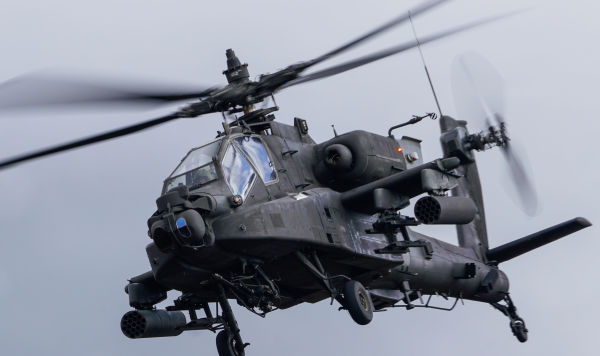 Вертолет Вертолет AH-64 Apache на международных военных учениях "Summer Shield XIV" в Латвии