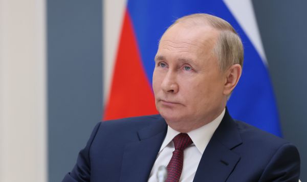 Президент РФ Владимир Путин выступил на Евразийском экономическом форуме