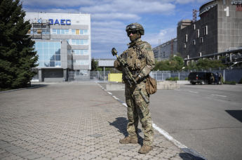 Военнослужащий ВС РФ на территории Запорожской АЭС 