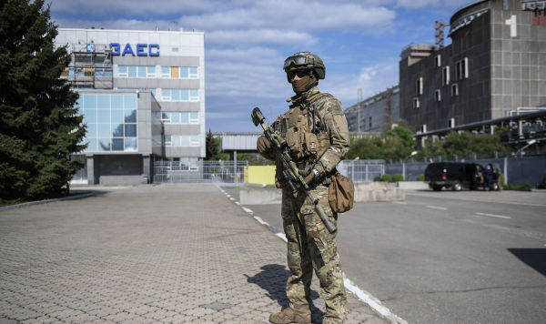 Военнослужащий ВС РФ на территории Запорожской АЭС Военнослужащий ВС РФ на территории Запорожской АЭС