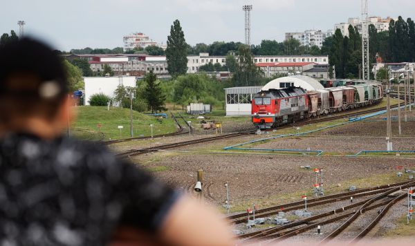 Первый грузовой поезд с цементом, прибывший в Калининград транзитом через Литву после снятия ограничений Евросоюза, 26 июля 2022