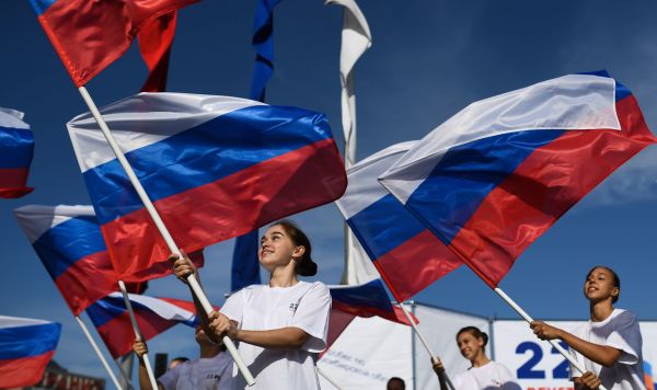 Празднование Дня государственного флага России. Архивное фото
