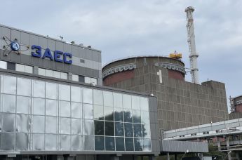 Запорожская АЭС, расположенная в степной зоне на берегу Каховского водохранилища, Энергодар, Запорожская область