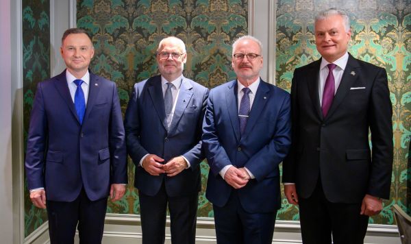 Президент Польши Дуда, президент Эстонии Алар Карис, президент Латвии Эгилс Левитс и президент Литвы Гитанас Науседа на встрече во время Генеральной Ассамблеи ООН, 20 сентября 2022