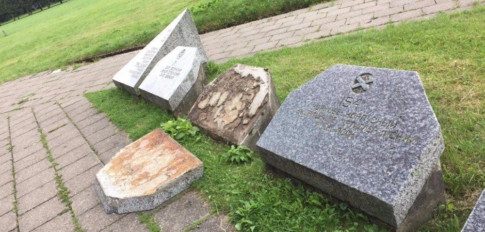 Памятные плиты на Маарьямяэ в Таллине. Памятные плиты на Маарьямяэ в Таллине.