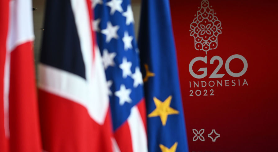 Флаги стран учасниц во время саммита G-20 на Бали, 14 ноября 2022