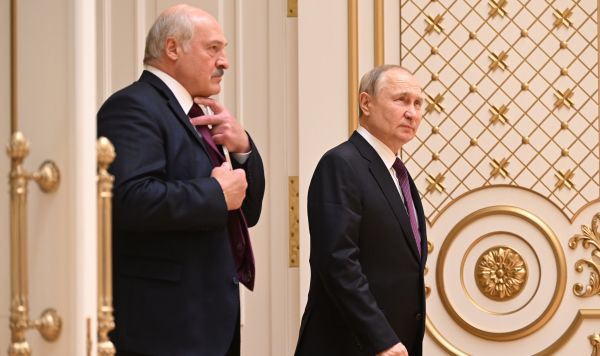 Президент РФ Владимир Путин и президент Белоруссии Александр Лукашенко перед совместным заявлением по итогам российско-белорусских переговоров, 19 декабря 2022