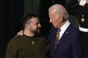 Президент США Джо Байден и президент Украины Владимир Зеленский во время встречи в Белом доме  в Вашингтоне 21 декабря 2022 года