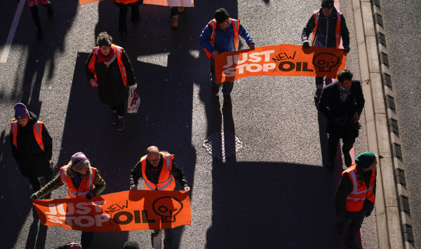Активисты из группы Just Stop Oil на акции протеста, Лондон, Великобритания, 6 декабря 2022 год
