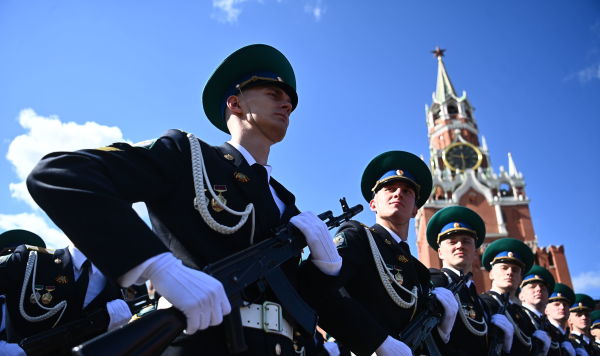 Военнослужащие парадных расчетов во время генеральной репетиции парада в честь 76-й годовщины Победы в Великой Отечественной войне в Москве Военнослужащие парадных расчетов во время генеральной репетиции парада в честь 76-й годовщины Победы в Великой Отечественной войне в Москве
