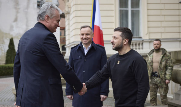 Президент Украины Владимир Зеленский (второй справа) и президент Польши Анджей Дуда (второй слева) и президена Литвы Гитанаса Науседа во время их встречи во Львове, Украина, 11 января 2023 Президент Украины Владимир Зеленский (второй справа) и президент Польши Анджей Дуда (второй слева) и президена Литвы Гитанаса Науседа во время их встречи во Львове, Украина, 11 января 2023