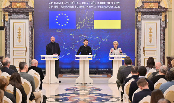Председатель Европейского совета Шарль Мишель, президент Украины Владимир Зеленский и президент Европейской комиссии Урсула фон дер Ляйен во время саммита ЕС-Украина, Киев, 3 февраля 2023 год