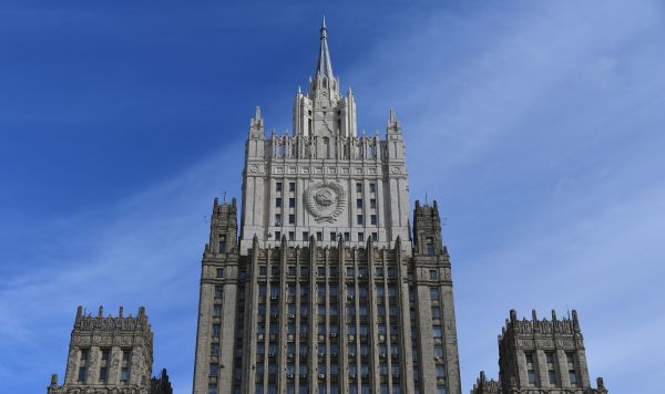 Здание Министерства иностранных дел РФ на Смоленской-Сенной площади в Москве.