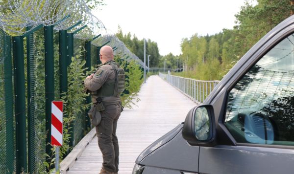 Сотрудник пограничной службы Эстонии Сотрудник пограничной службы Эстонии