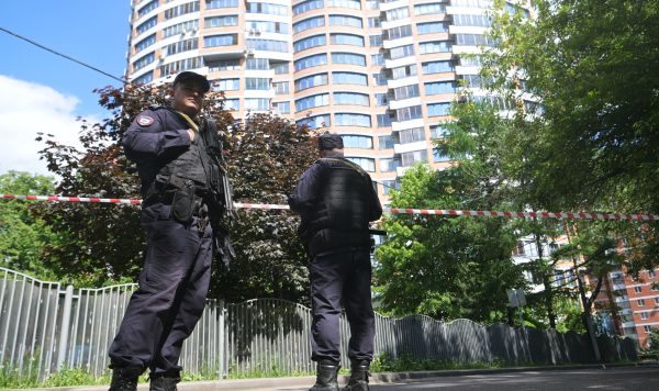 Беспилотники попали в жилые дома в Москве