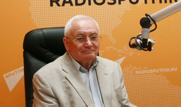 Политолог Юрий Светов