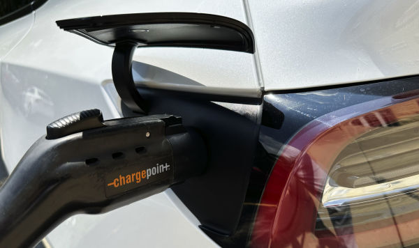 Зарядка автомобиля Tesla