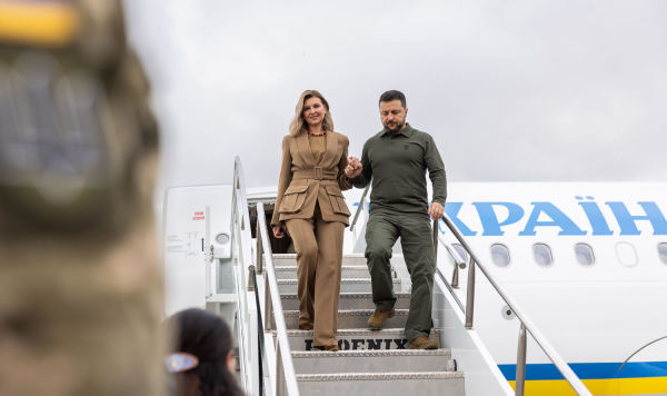 Президент Украины Владимир Зеленский и первая леди Елена Зеленская прибыли в Нью-Йорк для участия в 78-й сессии Генеральной Ассамблеи ООН, США, 19 сентября 2023 Президент Украины Владимир Зеленский и первая леди Елена Зеленская прибыли в Нью-Йорк для участия в 78-й сессии Генеральной Ассамблеи ООН, США, 19 сентября 2023