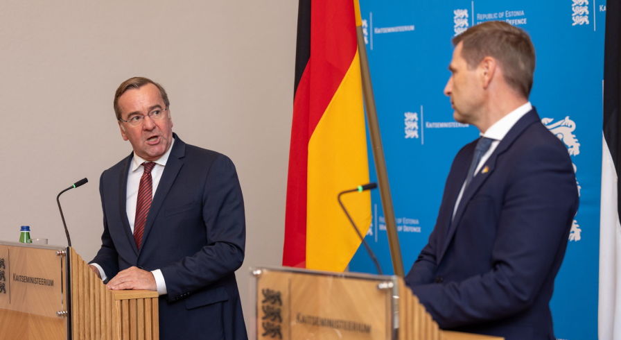 Министр обороны Эстонии Ханно Певкур на встрече с министром обороны Германии Борисом Писториусом в Таллине, 26 сентября 2023