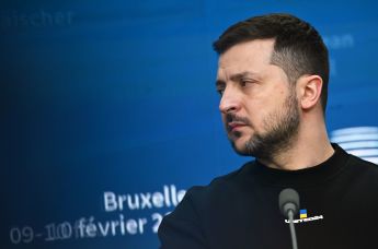 Президент Украины Владимир Зеленский выступает на саммите Европейского союза в Брюсселе