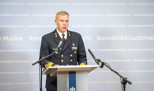 Глава Военного комитета НАТО Роб Бауэр Глава Военного комитета НАТО Роб Бауэр