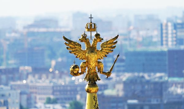 Двуглавый орел на здании Государственного Исторического музея.