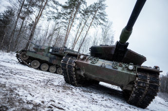 Танки Leopard 2 на полигоне в Литве. Архивное фото