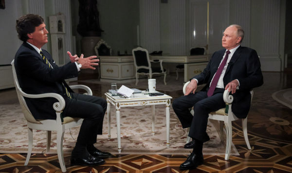 Президент РФ Владимир Путин дал интервью американскому журналисту Такеру Карлсону