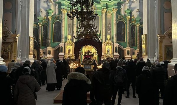 Божественная литургия в соборном храме Свято-Духова монастыря в Вильнюсе, Литва