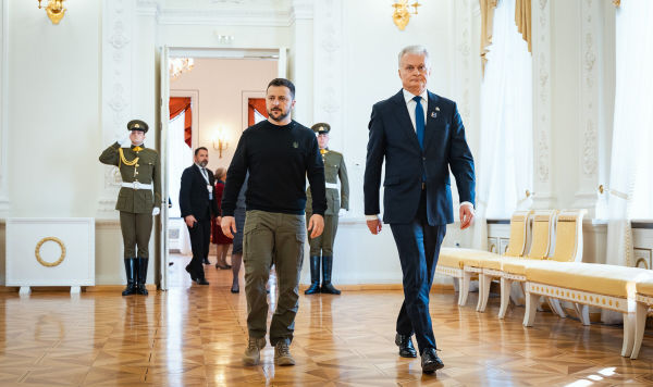 Президент Литвы Гитанас Науседа и и президент Украины Владимир Зеленский на встрече в Вильнюсе, 11 апреля 2024 Президент Литвы Гитанас Науседа и и президент Украины Владимир Зеленский на встрече в Вильнюсе, 11 апреля 2024