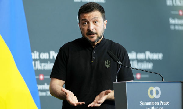 Президент Украины Владимир Зеленский на пресс-конференции на саммите мира в Швейцарии, 16 июня 2024