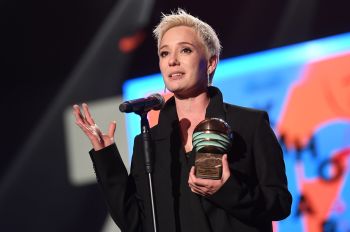 Торжественная церемония закрытия 32-го фестиваля российского кино "Кинотавр"