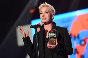 Торжественная церемония закрытия 32-го фестиваля российского кино "Кинотавр"