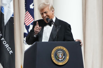 Дональд Трамп выступает после церемонии инаугурации