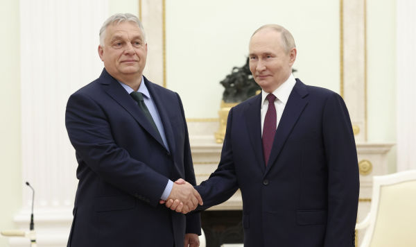 Президент России Владимир Путин и премьер-министр Венгрии Виктор Орбан Президент России Владимир Путин (справа) и премьер-министр Венгрии Виктор Орбан (слева)