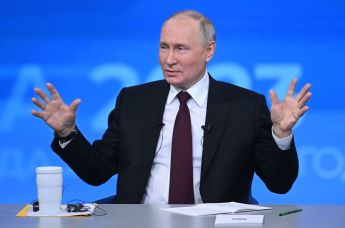 "Прямая линия" и большая пресс-конференция президента РФ В. Путина