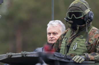 Президент Литвы Гитанас Науседа на учениях Grand Quadriga в Пабраде, Литва (май 2024 г.)