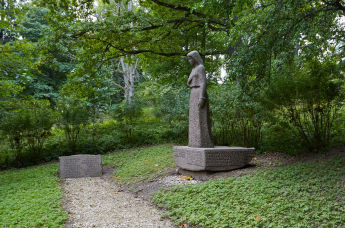 Братская могила павших во Второй мировой войне в Посёлок Тилси, волость Пылва , Эстония