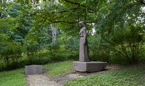 Братская могила павших во Второй мировой войне в Посёлок Тилси, волость Пылва , Эстония