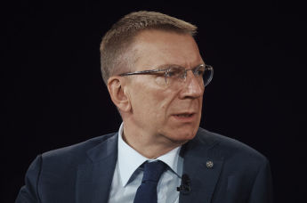 Президент Латвии Эдгар Ринкевич слушает ежегодный саммит Concordia в Нью-Йорке в понедельник, 22 сентября 2025 года.