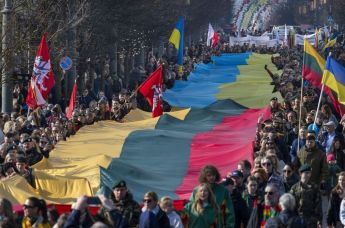 Флаги Литвы и Украины на Дне Независимости Литвы, 11 марта, 2025 г.