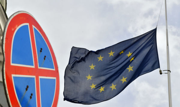 Флаг ЕС у здания представительства Европейского Союза в Москве Флаг ЕС у здания представительства Европейского Союза в Москве.