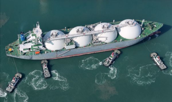 Танкер с СПГ Танкер с СПГ