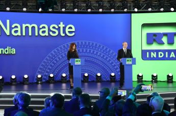 5 декабря 2025. Президент РФ Владимир Путин и главный редактор телеканала RT и медиагруппы "Россия сегодня" Маргарита Симоньян на церемонии запуска вещания телеканала "RT India" в Нью-Дели.