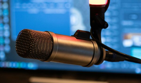 Микрофон в студии Микрофон в студии