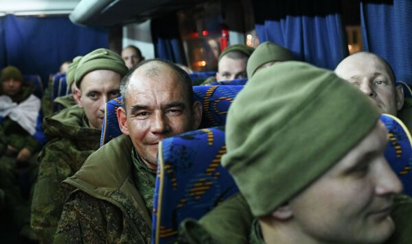 Возвращение из плена российских военных